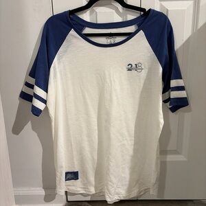 Disney Parks Disneyland Resort 2018 Blue & White T Shirt Silver Size Large